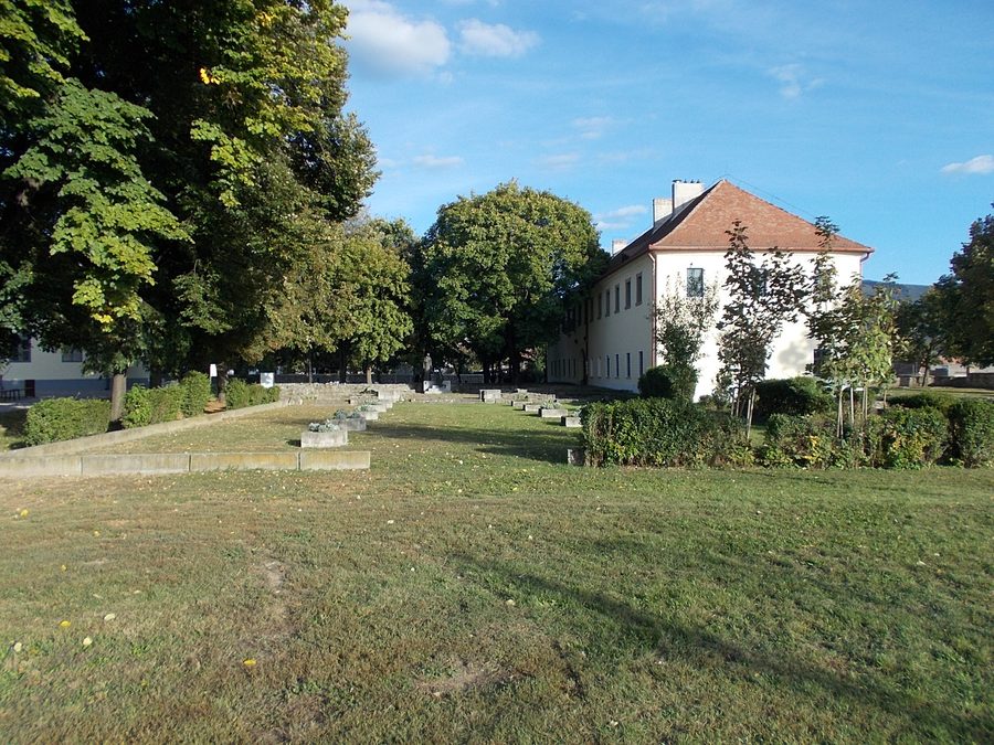Museo di Pásztó e giardino delle rovine in Piazza del Museo