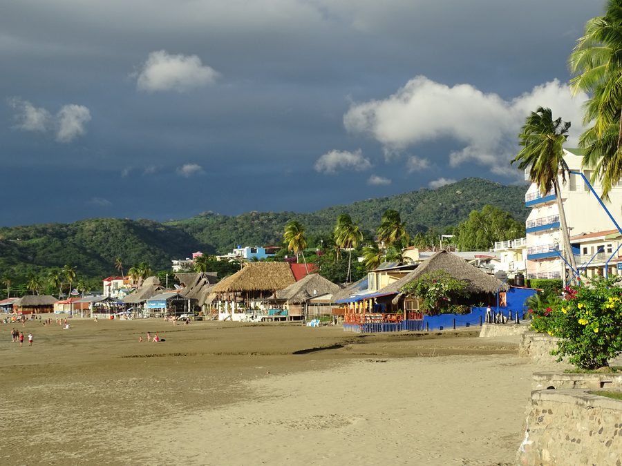 Spiaggia presso San Juan del Sur sulla costa pacifica del Nicaragua