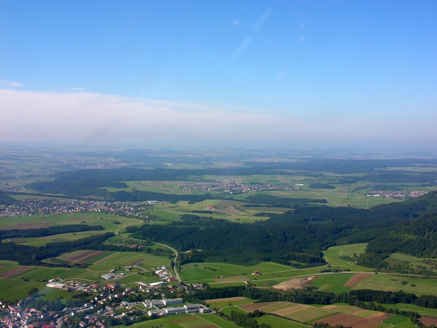Veduta aerea di Denkingen al Klippeneck nel Baden-Württemberg