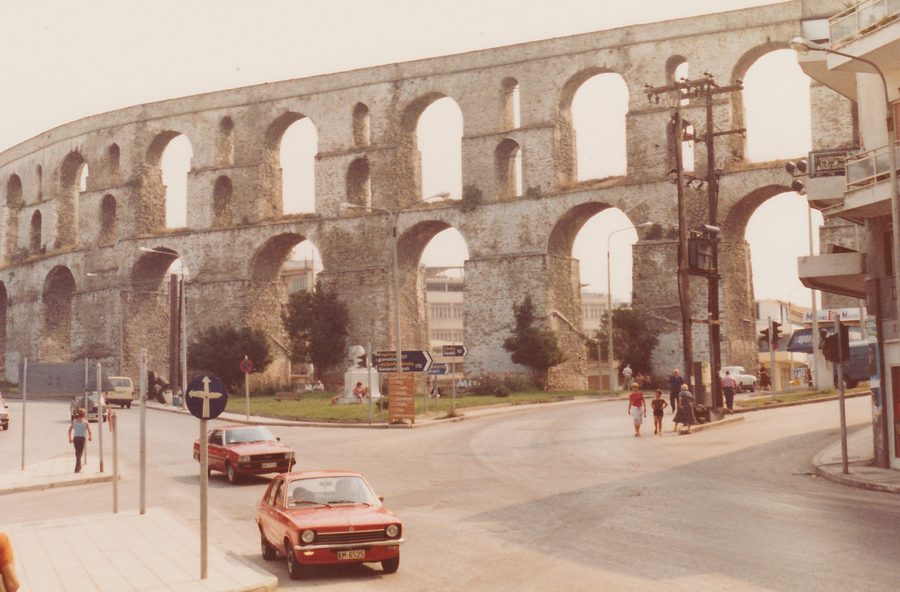 Kavala con l’acquedotto