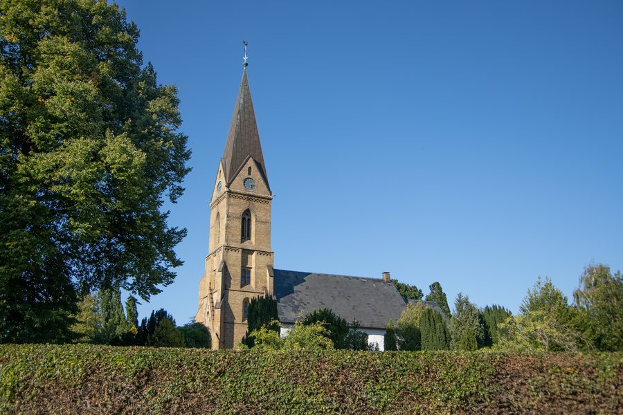 Chiesa vincolata alla tutela monumentale a Süderbrarup, Schleswig-Holstein