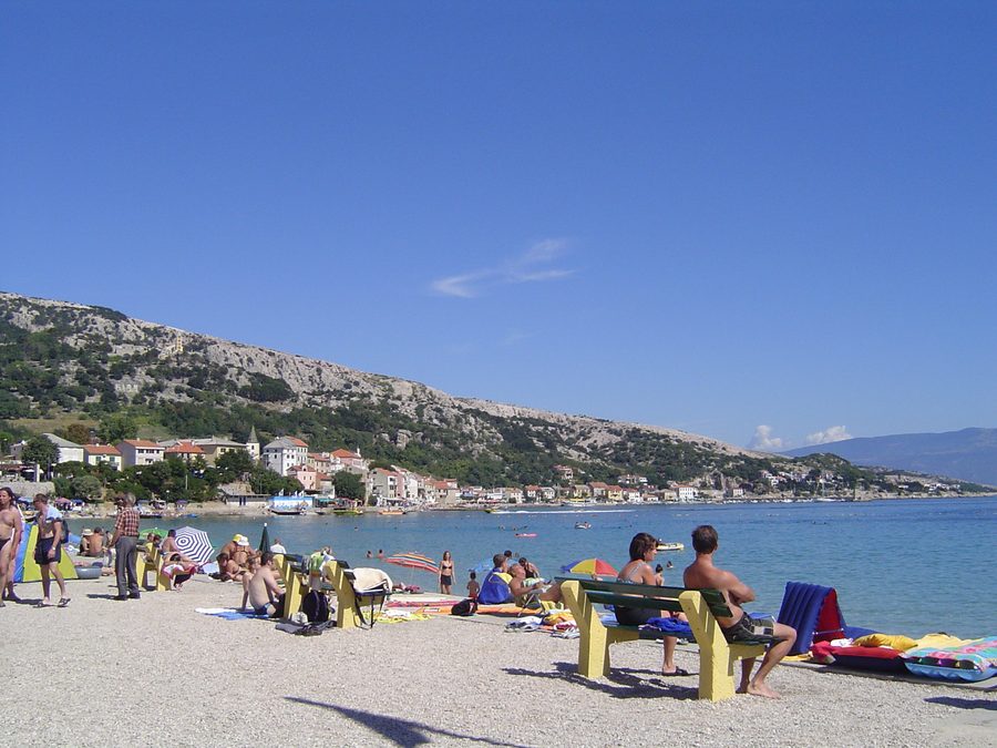 Spiaggia a Baška sull'isola di Krk
