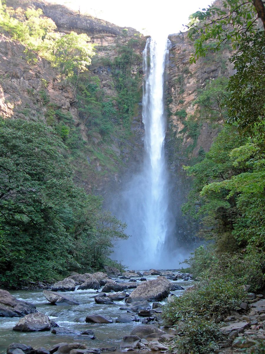 Cachoeira da Jiboia, una cascata alta presso Unaí nel Minas Gerais