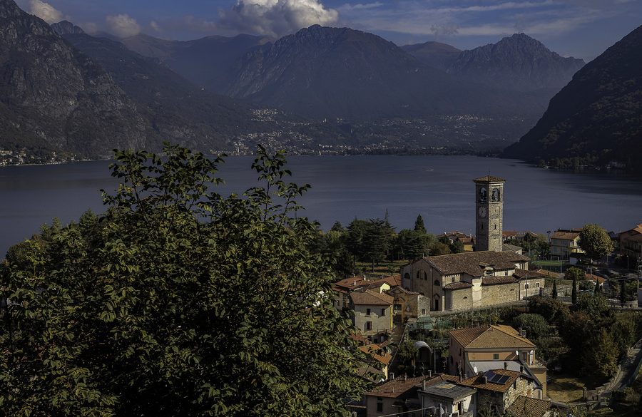 Chiesa a Osteno, Claino con Osteno
