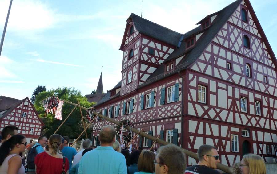 Storica casa a graticcio Zum Roten Roß a Großhabersdorf