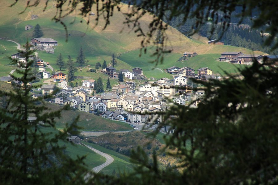 Simplon Dorf con paesaggio alpino di montagna