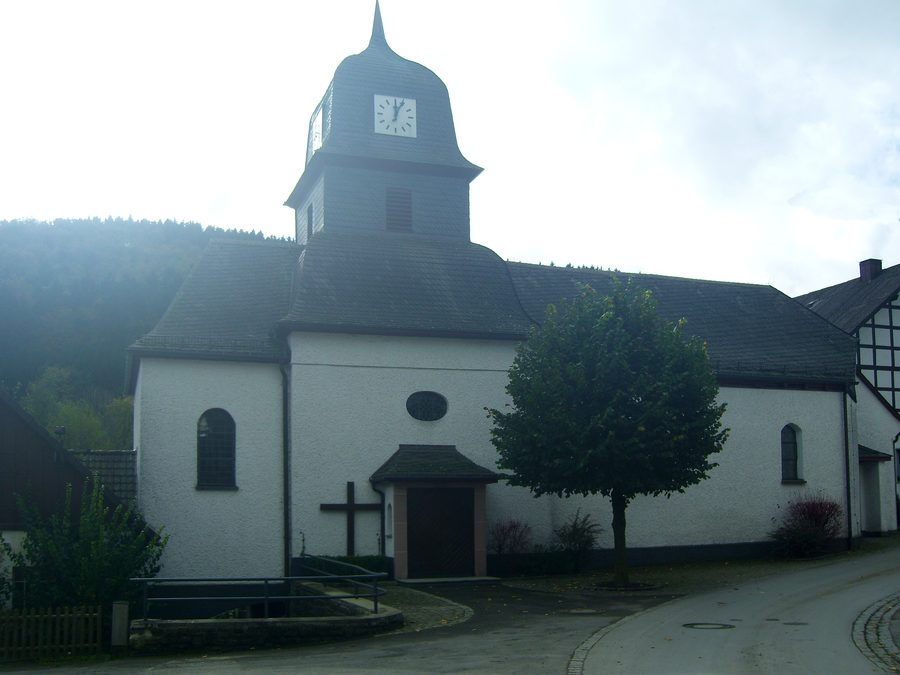 Veduta esterna della chiesa di Sant'Antonio a Medebach-Titmarighausen