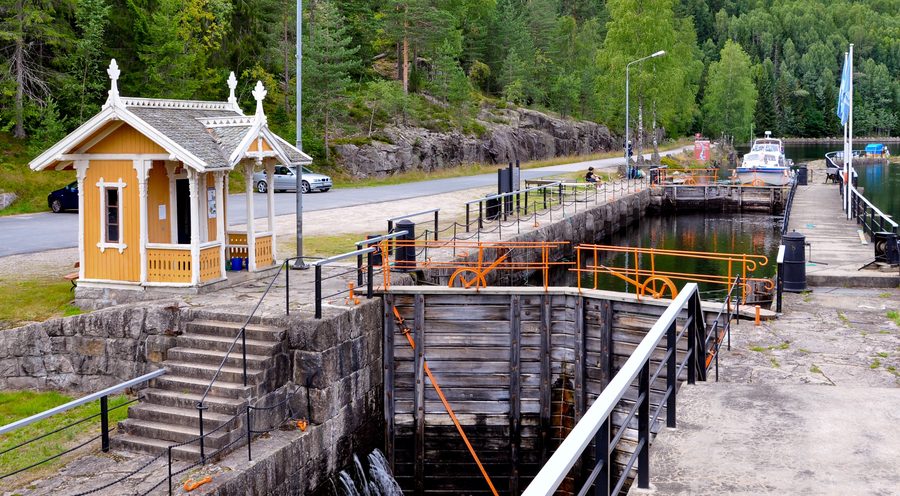 Chiuse di Hogga sul Canale del Telemark in Telemark, Norvegia.