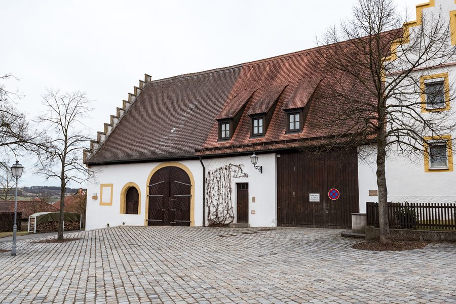 Edificio storico in Schloßplatz a Trunstadt, Viereth-Trunstadt