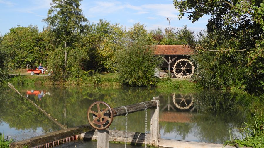 Ruota idraulica di sollevamento dell’acqua nel Fränkische Freilandmuseum Bad Windsheim