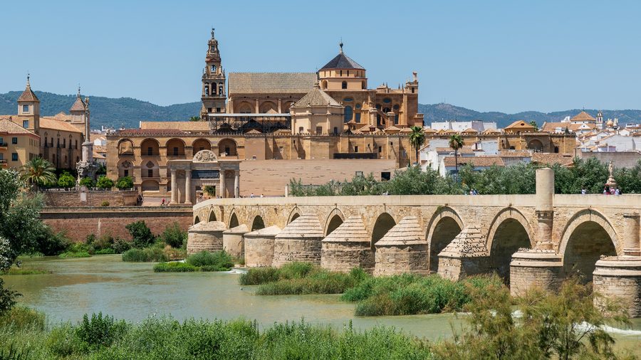 Centro storico di Córdoba con la Mezquita-Cattedrale e il Ponte Romano