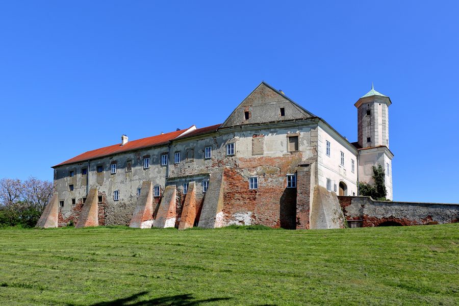 Vista occidentale del castello di Jedenspeigen in Bassa Austria