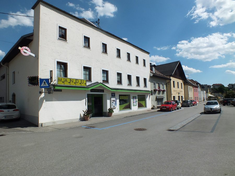 Via storica Untere Hafnerzeile a Freistadt con case borghesi densamente costruite