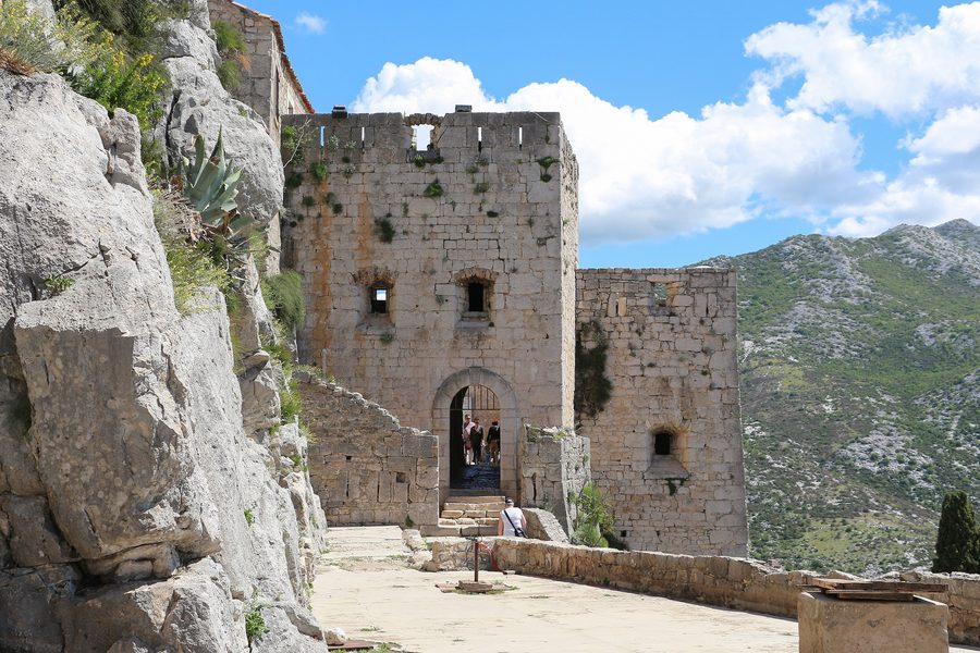 Terza porta della Fortezza di Klis in Croazia