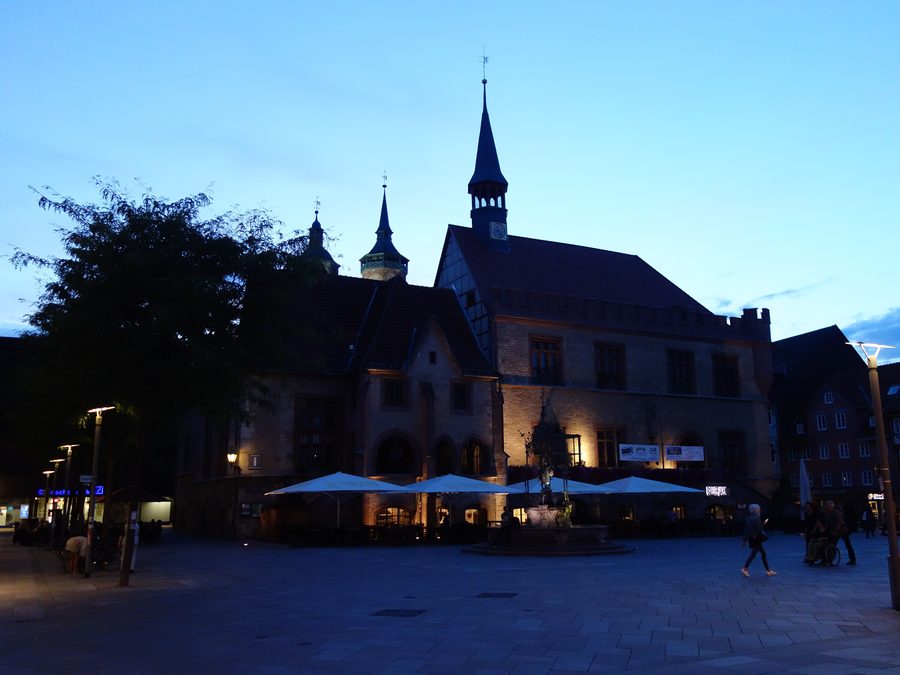 Municipio storico antico sulla piazza del mercato a Göttingen