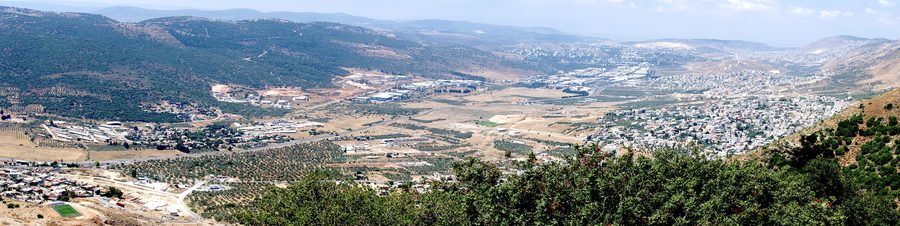 Panorama della valle di Beit HaKerem con Majd al-Krum e altre località in Galilea
