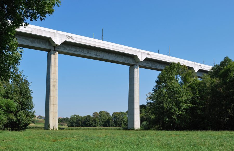 Il ponte della valle della Glems sopra la valle della Glems presso Markgröningen