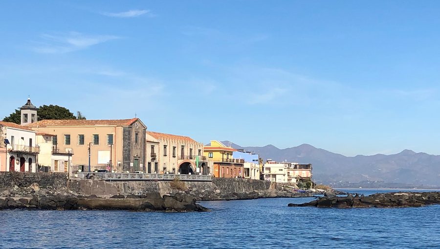 Il Palazzo Vigo a Torre Archirafi in Sicilia