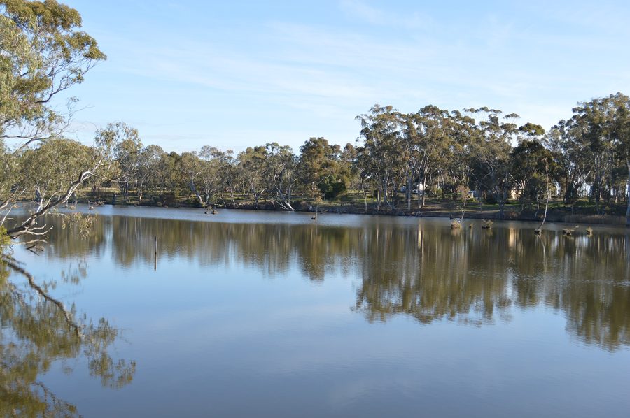 Vista sul Lake Nagambie presso il Goulburn Weir nel Victoria