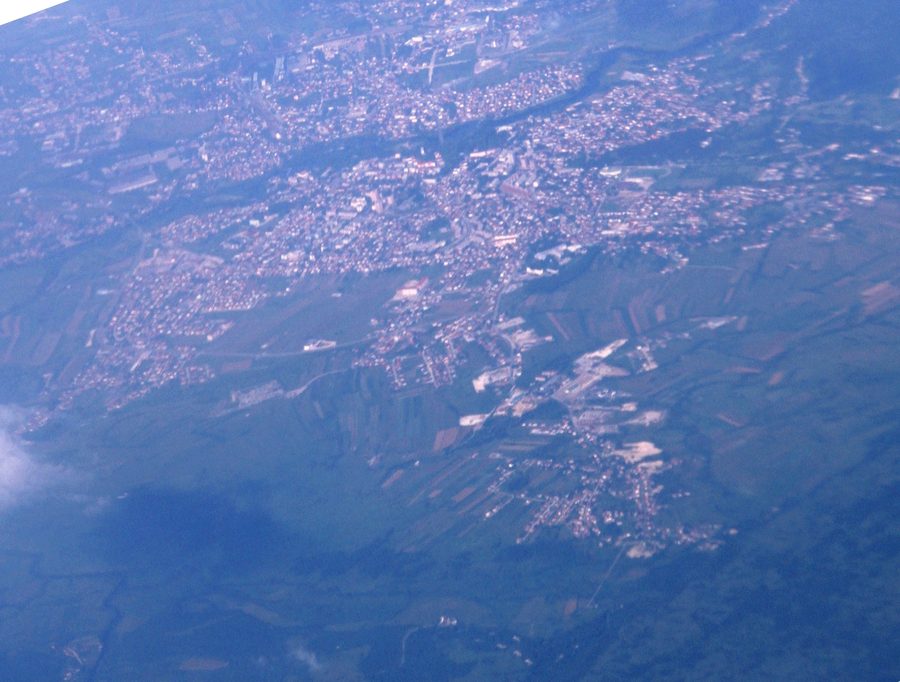 Veduta aerea della città di Bihać nella parte occidentale della Bosnia ed Erzegovina