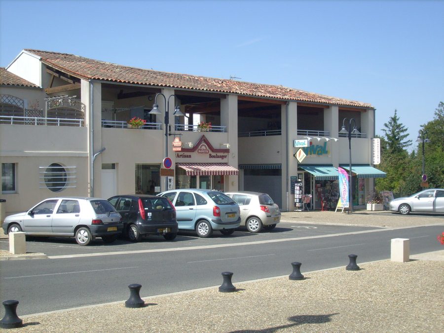 Negozi e attività locali a Pisany, Charente-Maritime