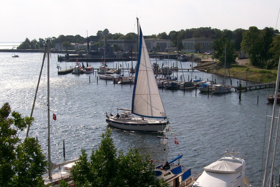Porto di Neustadt in Holstein con vista verso la Baia di Lubecca