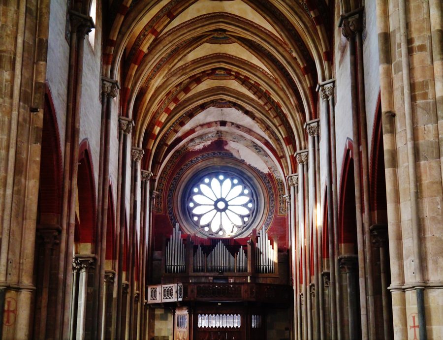Interno della Basilica di Sant'Andrea a Vercelli