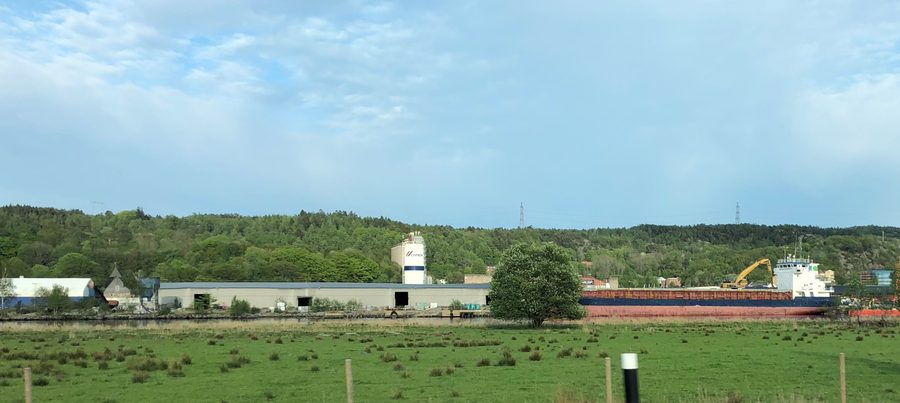 Göta älv vicino a Surte nel comune di Ale con paesaggio fluviale