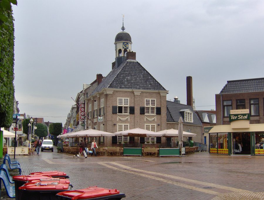 Koornmarkt nel centro di Almelo, nella provincia olandese di Overijssel