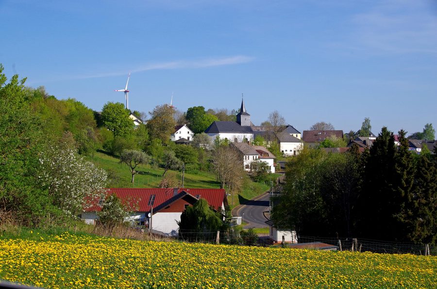 Schönfeld presso Stadtkyll da sud con il paesaggio circostante