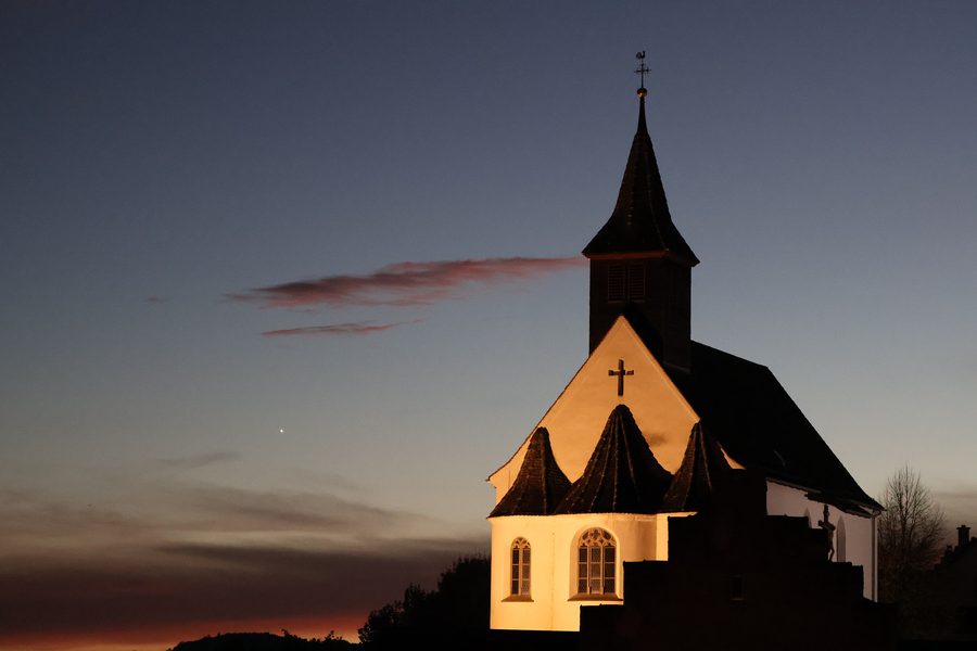 Chiesa del monte di Rheinau al tramonto