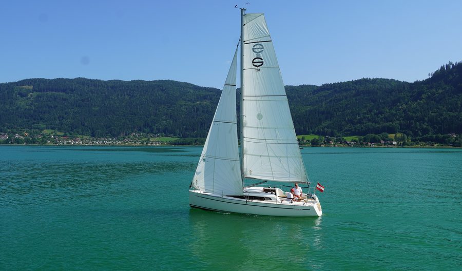 Barca a vela sull’Ossiacher See in Carinzia
