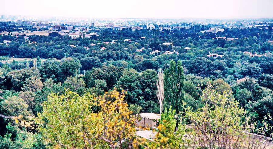 I giardini di Meram presso Konya davanti alla scarpata del Loras Dağı