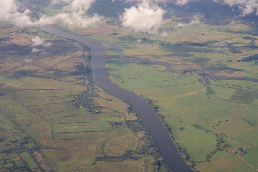 Vista aerea del fiume Neman tra la Lituania e l'Oblast' di Kaliningrad