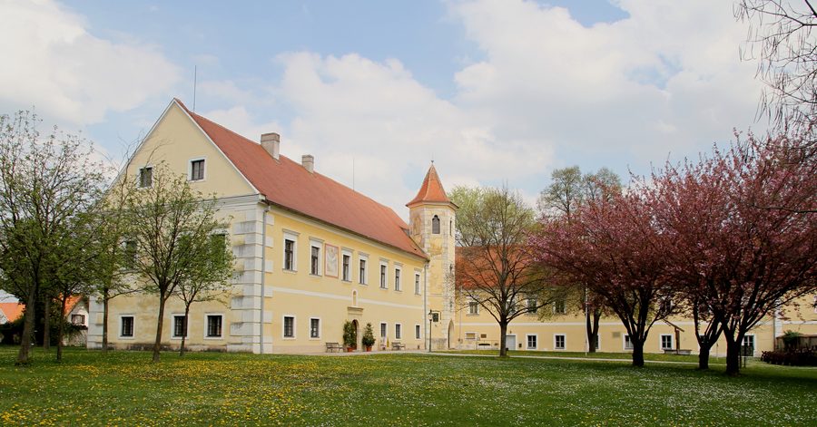 Castello di Atzenbrugg con giardino del castello in Bassa Austria