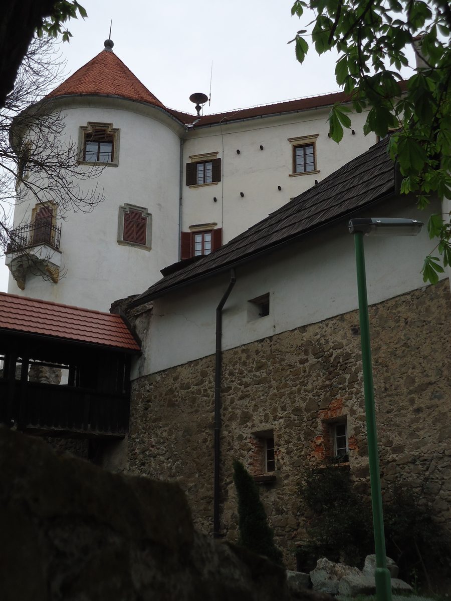 Castello di Velenje con vista sulla valle di Šalek.
