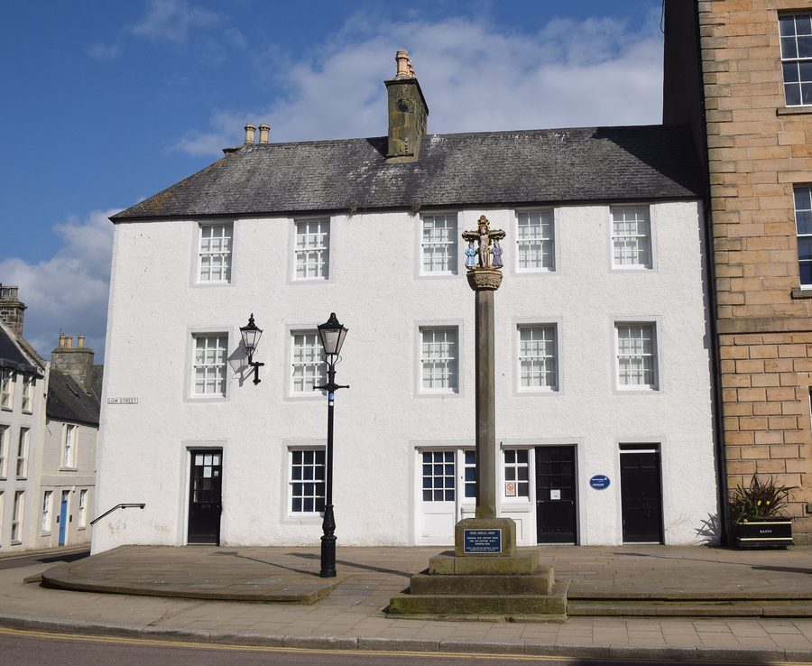 The Market Cross a Banff e 36-38 Low Street