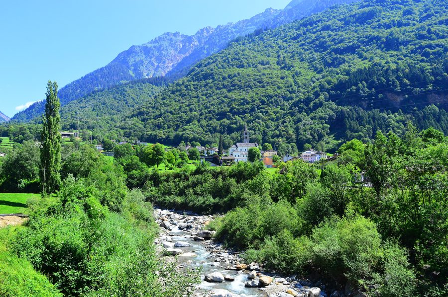 Aquila nella Valle di Blenio nel Canton Ticino