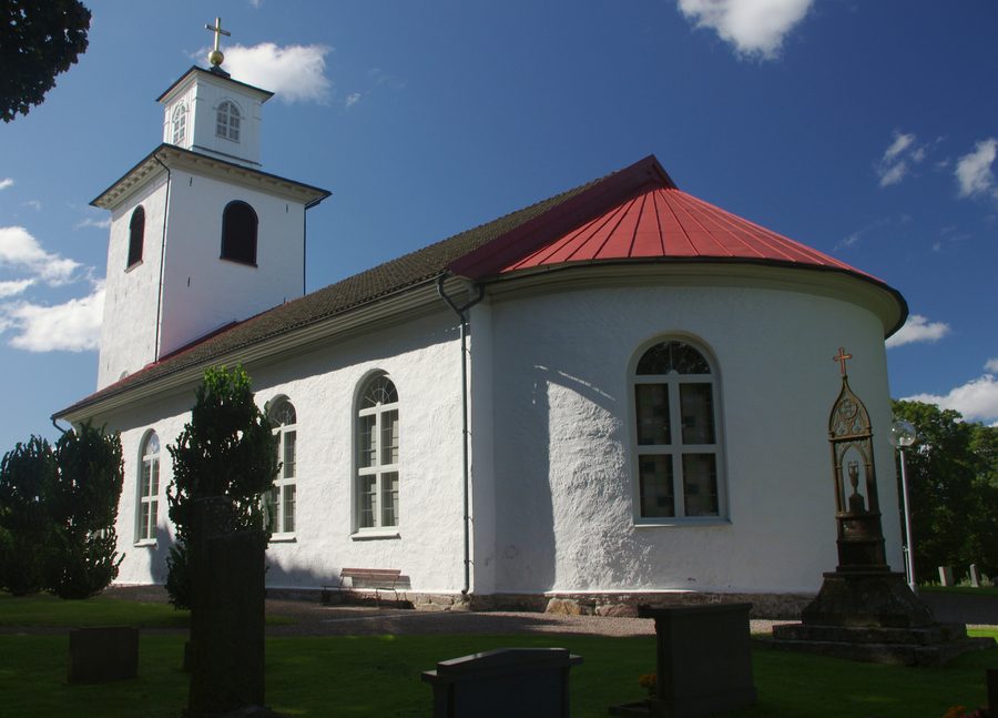 Vista esterna della chiesa di Liared nella municipalità di Ulricehamn, Västra Götaland
