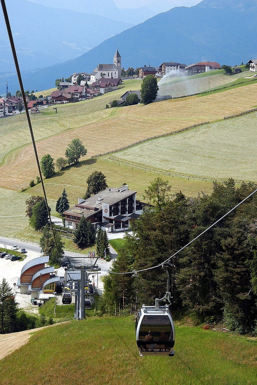 Vista di Meransen dalla funivia per il Gitschberg