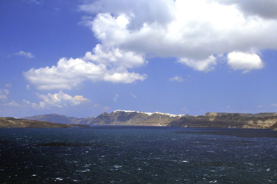 La caldera con Fira, vista da Akrotiri, Santorini