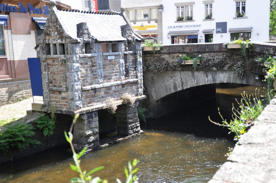Vista di Pont-Aven in Bretagna