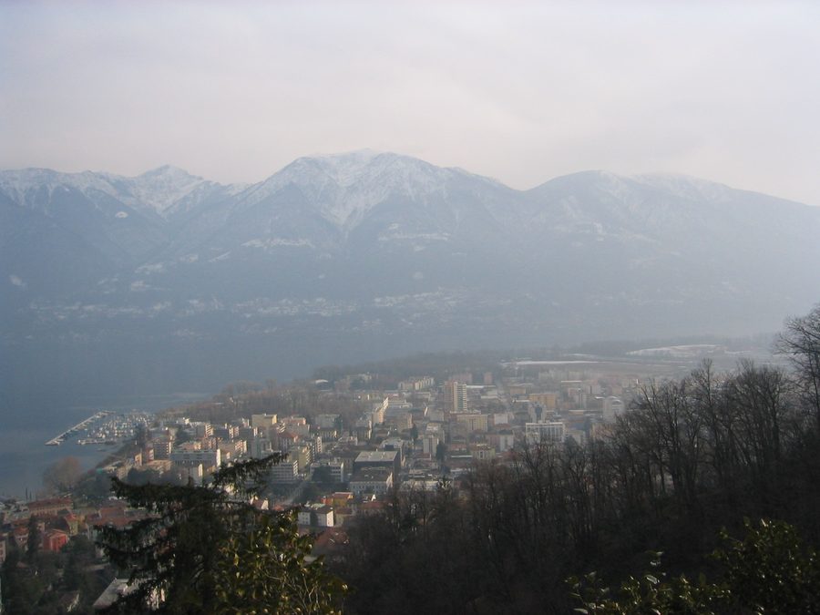 Vista su Locarno e il Lago Maggiore da Madonna del Sasso