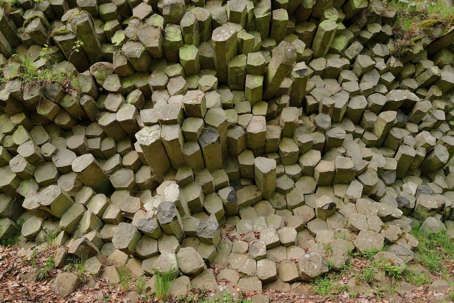 Parete di prismi basaltici al Gangolfsberg nella Rhön