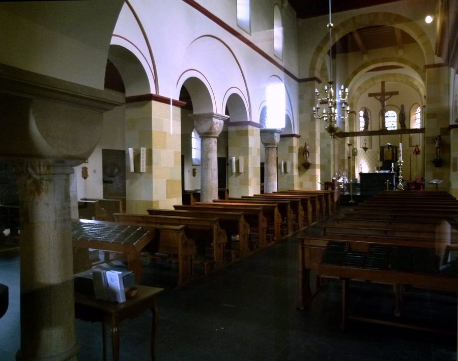 Navata romanica della Sint-Amelbergabasiliek, l’ex chiesa conventuale dell’Abbazia di Susteren