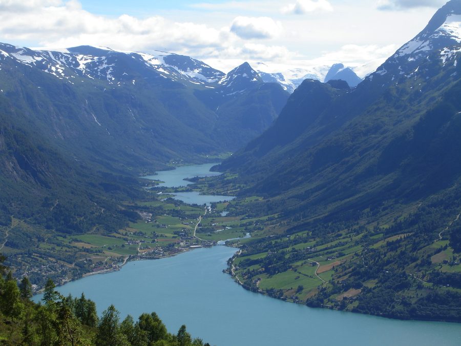 Olden e Oldedalen con il Nordfjord, Oldebukta e paesaggio montano