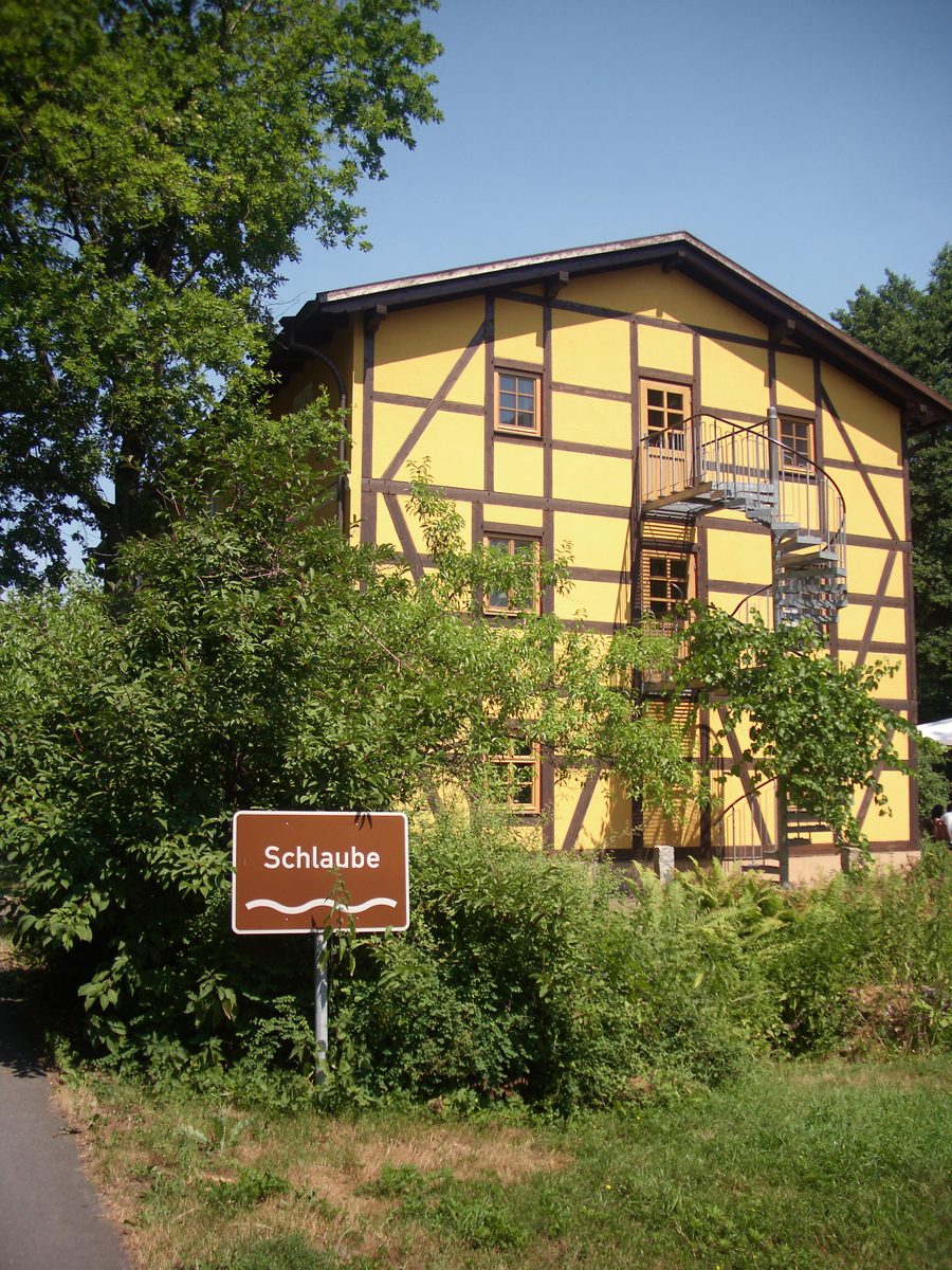 Gutshaus Hotel Kaisermühle sulla Alte Schlaube a Kaisermühl presso Müllrose