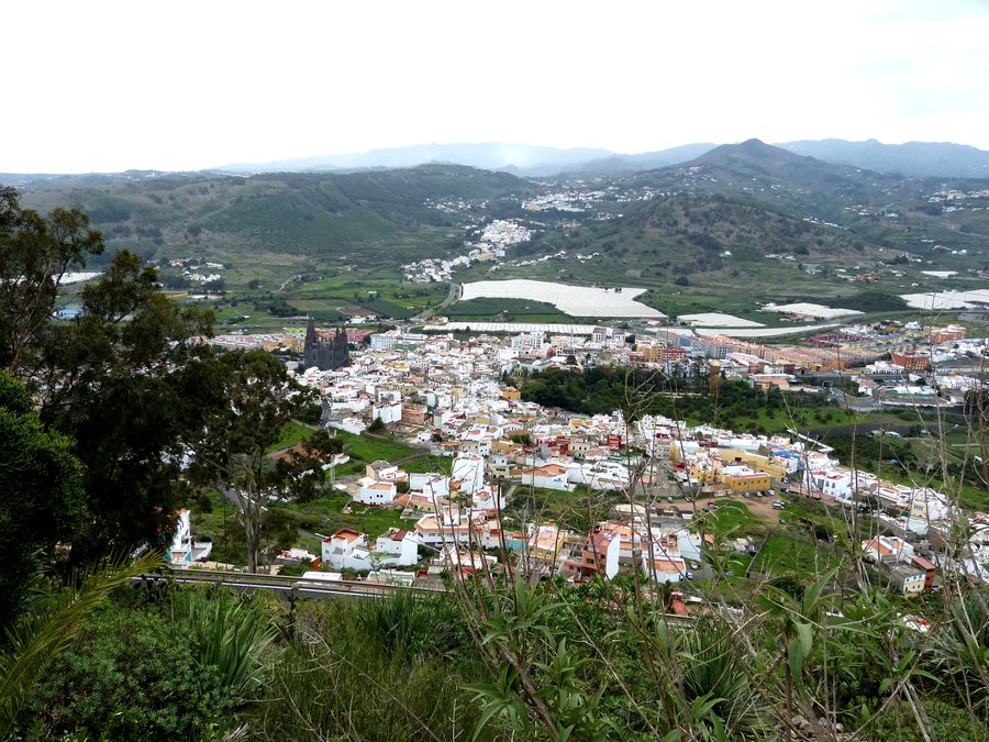 Vista del centro città di Arucas dalla Montaña de Arucas