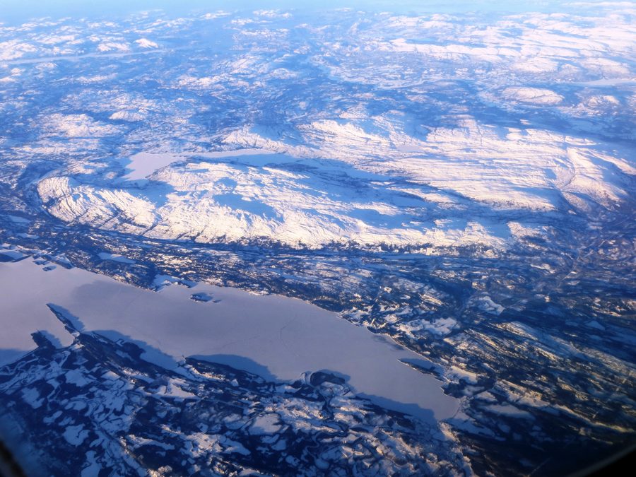 Vista aerea di Snåsavatnet con le colline circostanti nel Nord-Trøndelag.