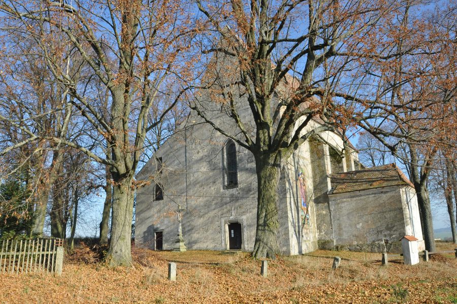 Facciata ovest della chiesa gotica Boží Tělo a Slavonice